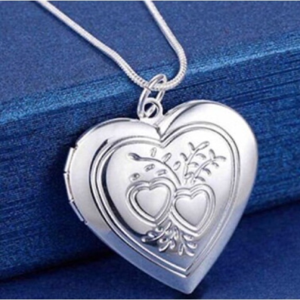 S925 Sterling Silver Charm Heart Shaped Frame Chain Necklace For Women